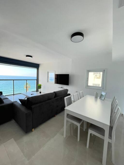 Onthesea Bat Yam Apartment Luaran gambar